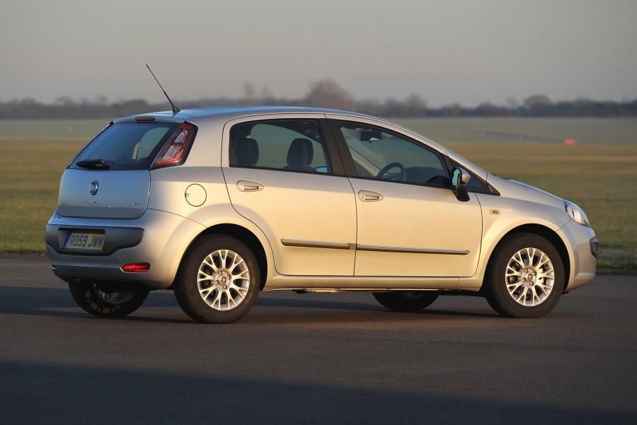  Fiat Punto Evo 2010 года  (фото 34 из 70)